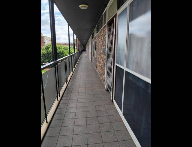 4 BEDROOM APARTMENT FOR SALE IN MUCKLENEUK